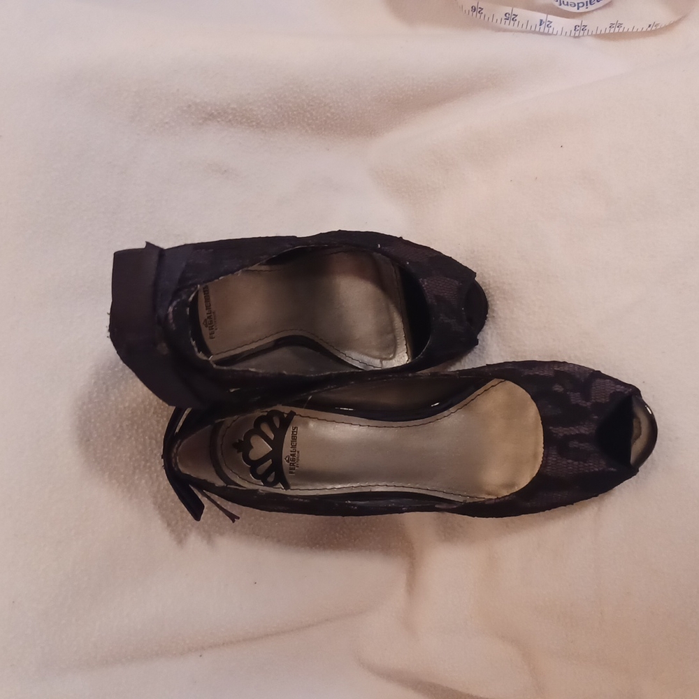 Fergalicious 4 inch heels - Picture 2 of 8